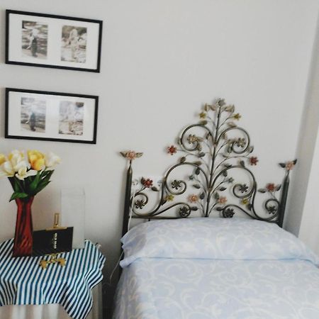 2 La Casa De Marilo Apartment Tomares Ngoại thất bức ảnh