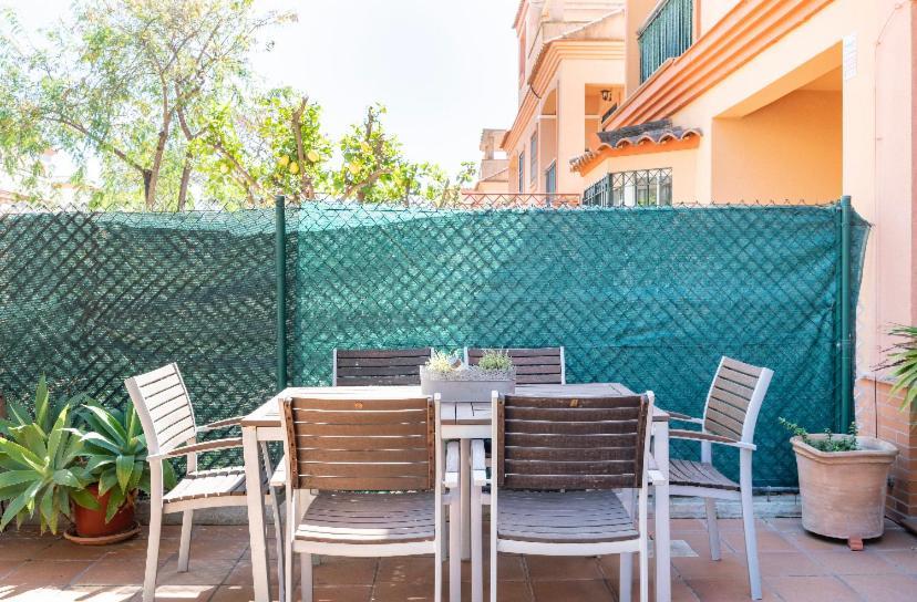 2 La Casa De Marilo Apartment Tomares Ngoại thất bức ảnh